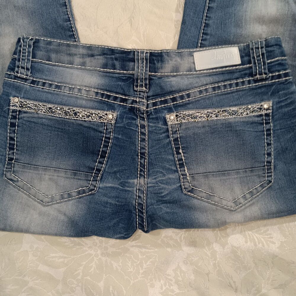 Daytrip Jeans Womens 26R Virgo Straight Lowrise Stretchy Embellished Faded Y2K